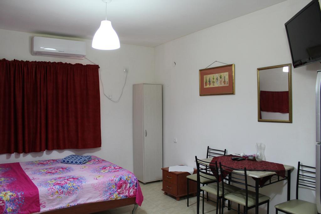 Nadia Hosting Dead Sea Vila Neve Zohar Exterior foto
